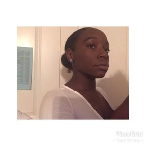 Meet your Posher, Aja